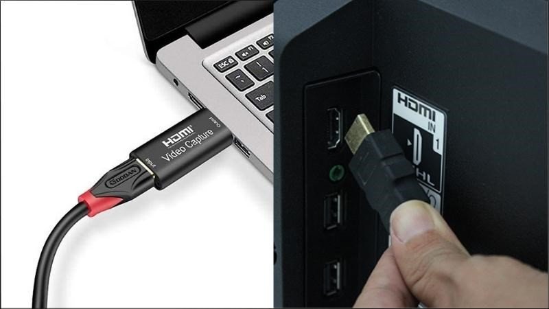 Cắm cáp HDMI để kết nối MacBook với tivi