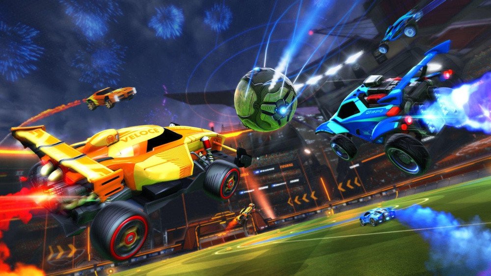 Cảnh xe đua đang chơi bóng đá trong Rocket League, thể hiện sự kết hợp độc đáo giữa thể thao và đua xe.