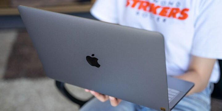 Chỉnh thời gian tắt màn hình MacBook tự động trong cài đặt Pin