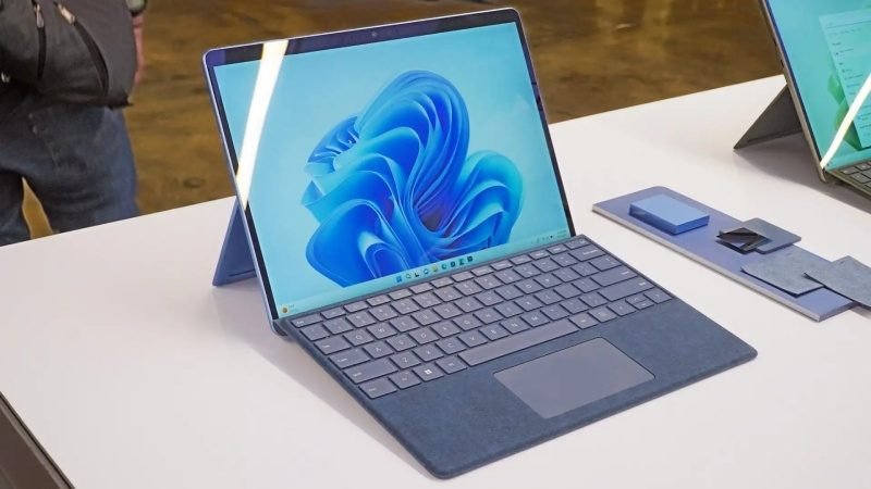 Công nghệ Dolby Vision IQ và Adaptive Color hiển thị màu chuẩn xác