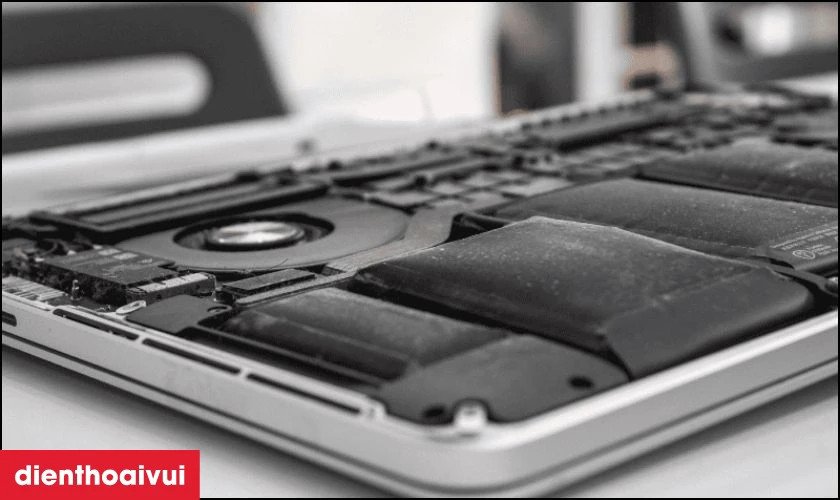 Dấu hiệu nhận biết pin MacBook Air 2013 đã chai và cần thay mới