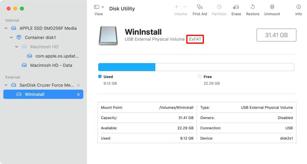 Giao diện Disk Utility hiển thị định dạng và thông tin ổ USB