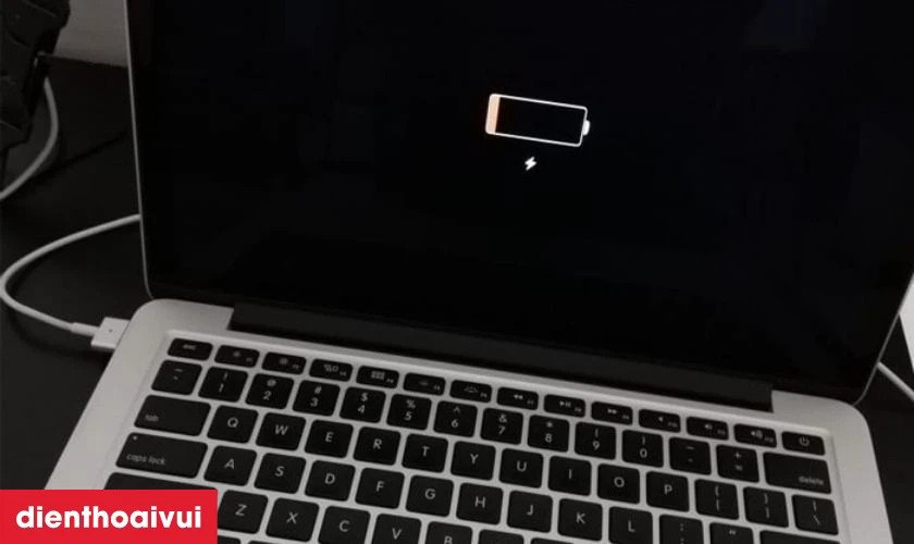 Hậu quả nghiêm trọng của việc không thay pin MacBook Air 2013 kịp thời
