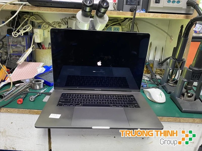 Kiểm tra lại toàn bộ chức năng của MacBook sau khi đã thay bàn phím mới