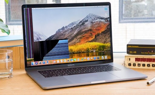 kiểm tra màn hình MacBook Pro 2018 15 inch