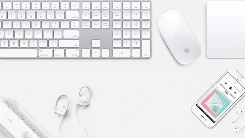 Kiểm tra xem Bluetooth đã được bật trên cả chuột Bluetooth và MacBook để đảm bảo quá trình kết nối