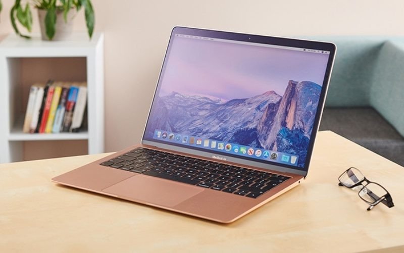 MacBook được làm từ kim loại nguyên khối chắn chắn