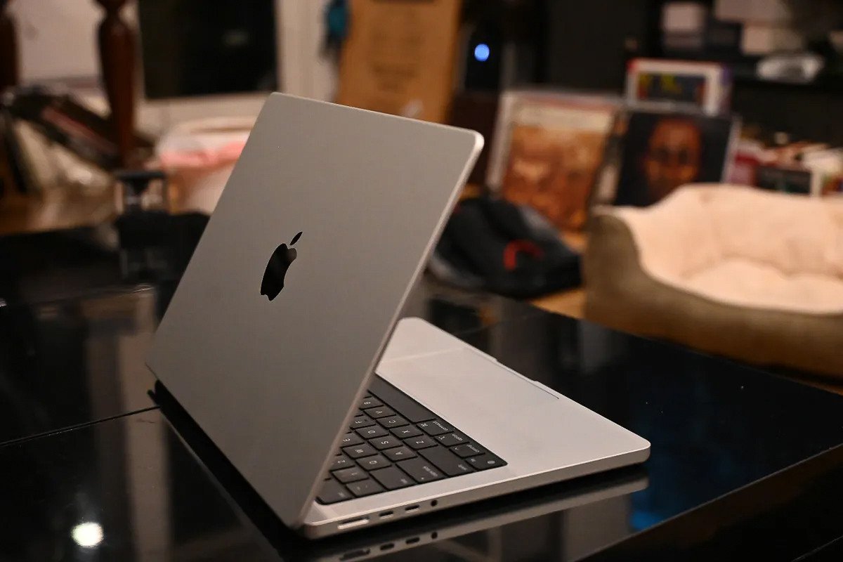 MacBook Pro 14 M3 màu Space Gray