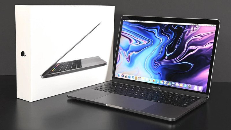 Macbook Pro 2018 13 inch 256GB, với hiệu năng ổn định, là một trong những gợi ý Macbook tầm giá 15 triệu.
