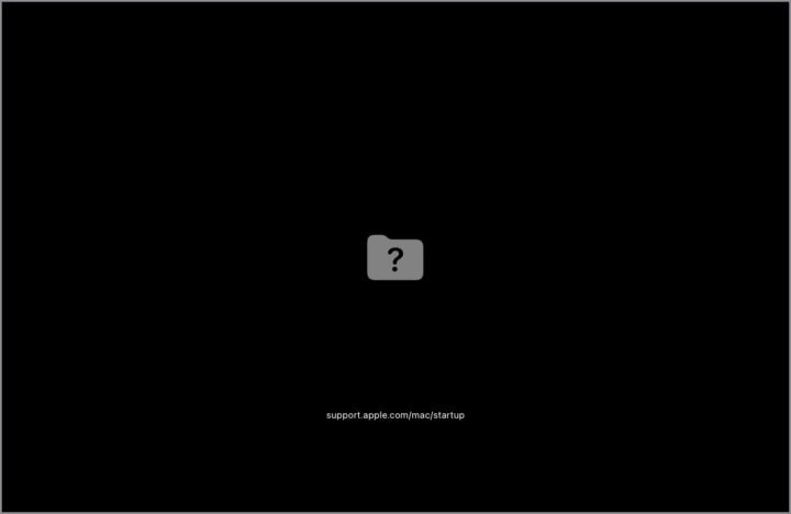 Màn hình khởi động Macbook hiển thị thư mục có dấu chấm hỏi, báo hiệu lỗi hệ điều hành.