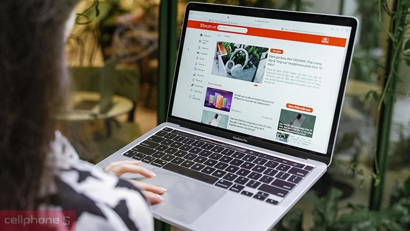 Màn hình Macbook Pro M2 2022