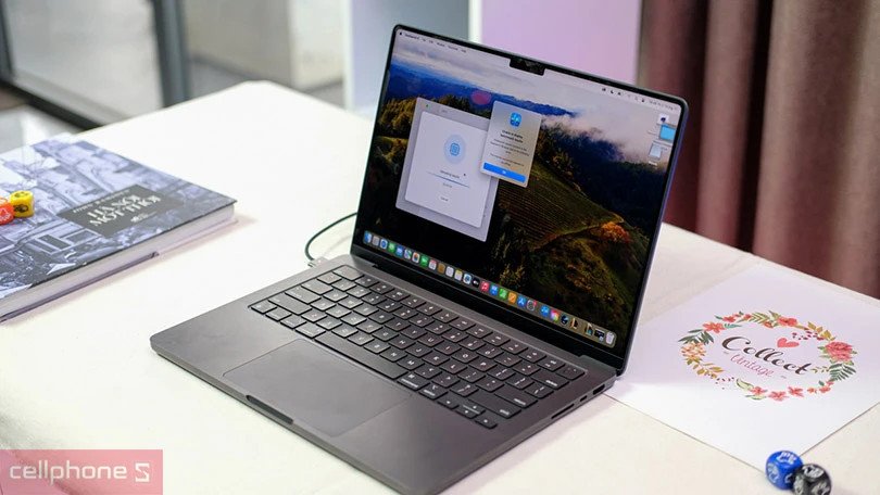 Máy tính xách tay MacBook Pro với hiệu năng cao cấp dành cho người dùng chuyên nghiệp.