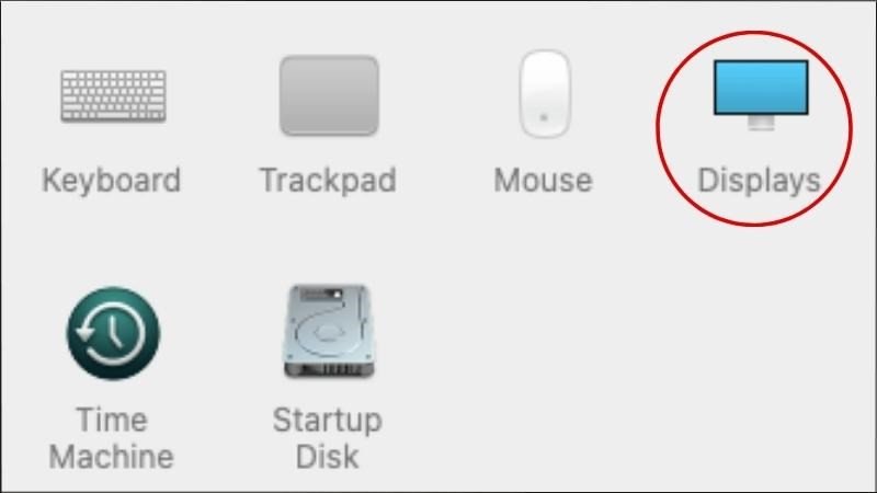 Mục Display trong System Settings khi kết nối MacBook với tivi