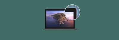 Người dùng đang thực hiện phóng to màn hình trên MacBook để quan sát nội dung