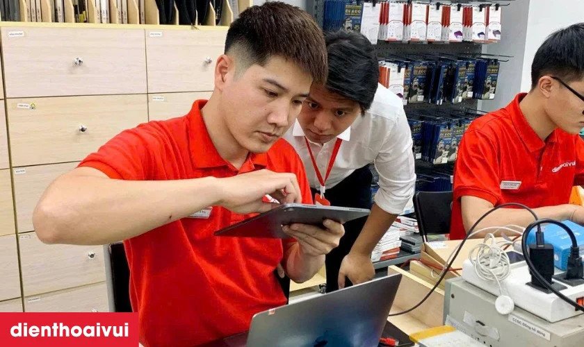 Quá trình thay bàn phím MacBook Pro 2016 chuyên nghiệp và an toàn