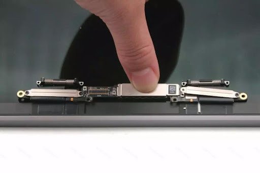 quy trình thay màn hình MacBook Pro 2018 15 inch