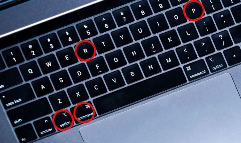 Reset NVRAM/PRAM để khắc phục macbook bị sọc màn hình