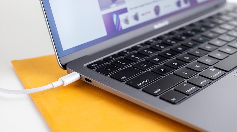 Sạc pin MacBook đúng cách