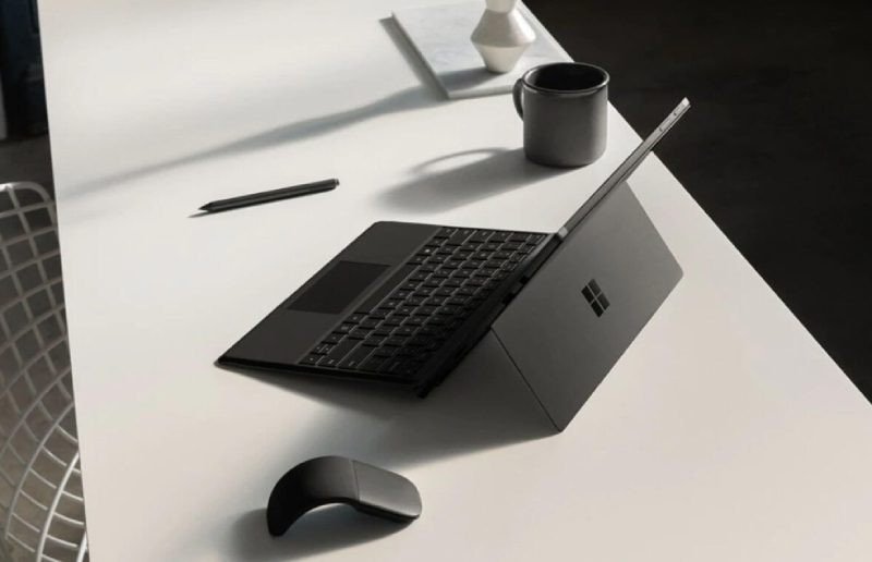 Surface kết hợp cùng với phụ kiện kèm theo giúp tăng khả năng tương tác