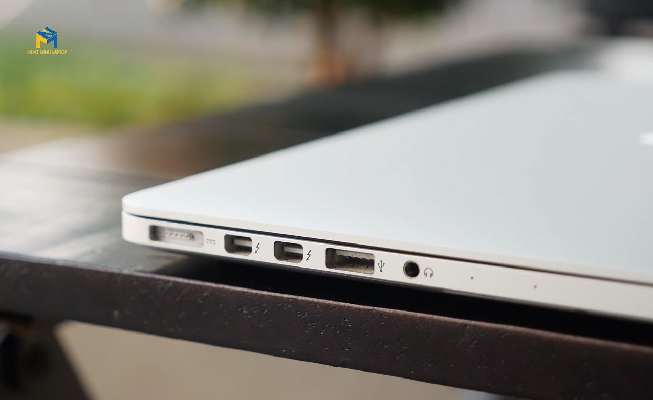 Thiết kế cao cấp của MacBook Pro Retina 13 inch Early 2015 giá hấp dẫn