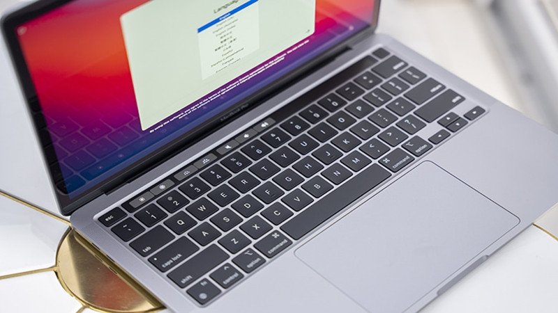 Touch Bar và Touch ID trên MacBook Pro M2
