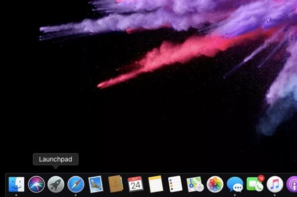 Truy cập Launchpad trên Dock để tìm kiếm ứng dụng Terminal, một cách cài đặt màn hình MacBook luôn sáng